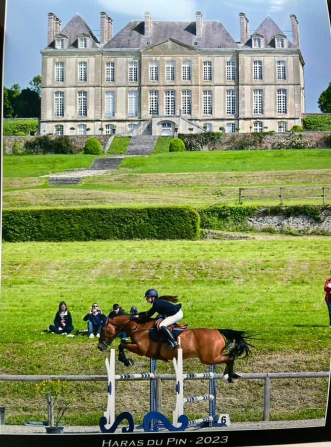 Gite Insolite "Le Coup De Foudre" Sa Vue Panoramique Vimoutiers Exterior foto